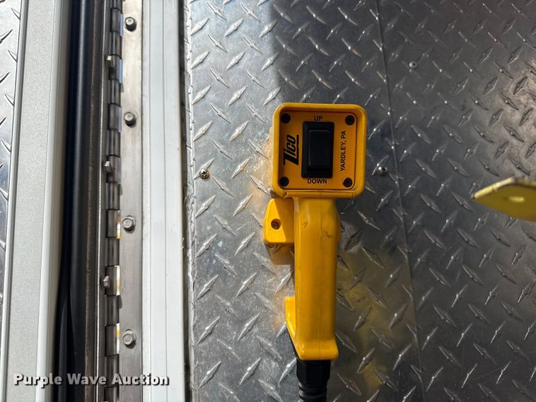 image for item DQ4353 2012 Ford F450 Super Duty XLT ambulance