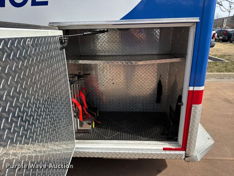 image for item DQ4353 2012 Ford F450 Super Duty XLT ambulance