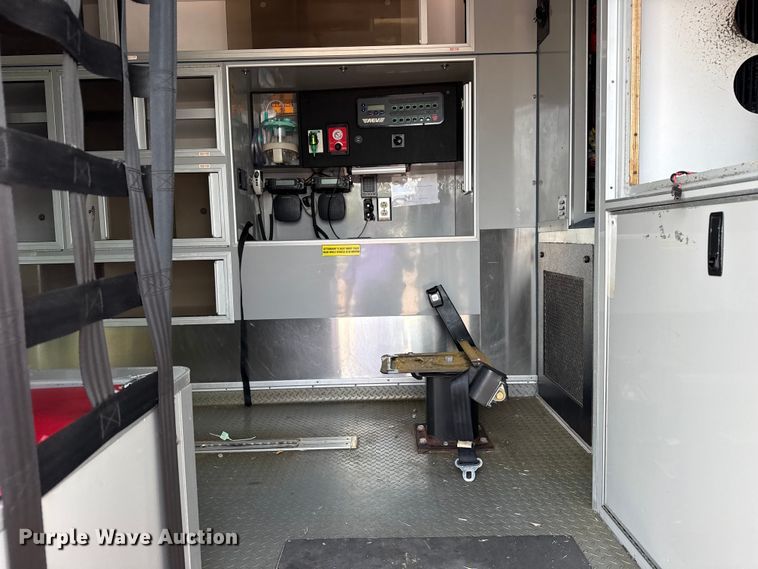 image for item DQ4353 2012 Ford F450 Super Duty XLT ambulance