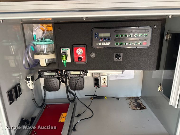 image for item DQ4353 2012 Ford F450 Super Duty XLT ambulance