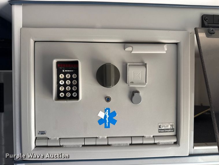 image for item DQ4353 2012 Ford F450 Super Duty XLT ambulance