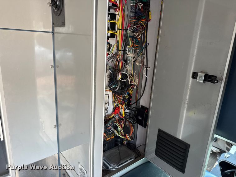 image for item DQ4353 2012 Ford F450 Super Duty XLT ambulance