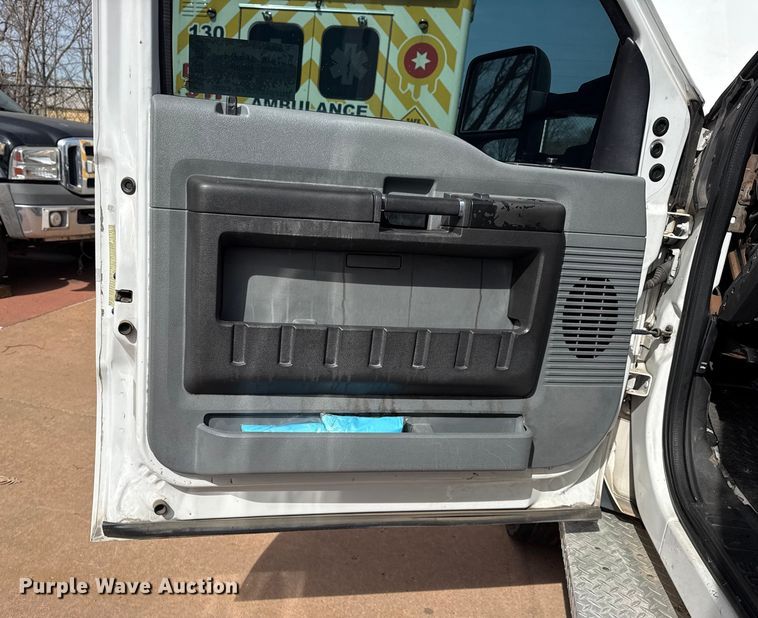 image for item DQ4353 2012 Ford F450 Super Duty XLT ambulance