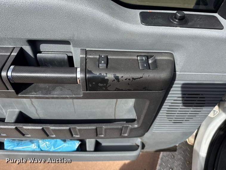 image for item DQ4353 2012 Ford F450 Super Duty XLT ambulance