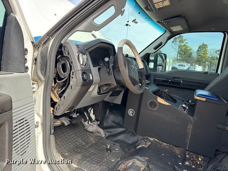 image for item DQ4353 2012 Ford F450 Super Duty XLT ambulance