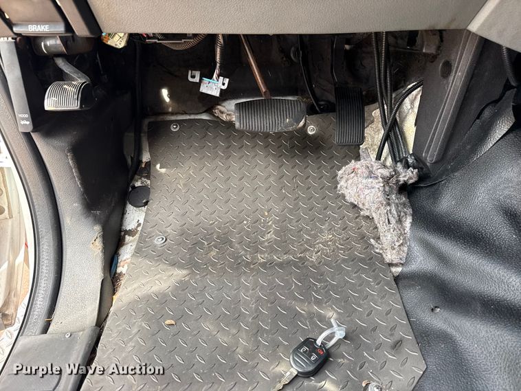 image for item DQ4353 2012 Ford F450 Super Duty XLT ambulance