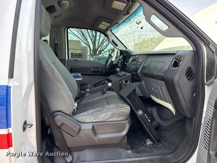 image for item DQ4353 2012 Ford F450 Super Duty XLT ambulance
