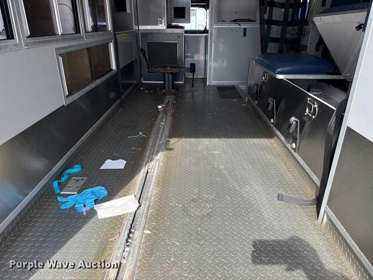 image for item DQ4353 2012 Ford F450 Super Duty XLT ambulance