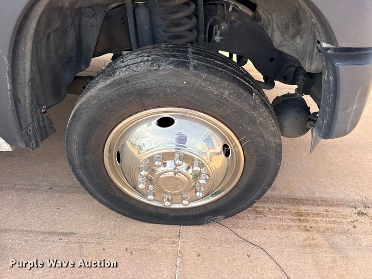 image for item DQ4353 2012 Ford F450 Super Duty XLT ambulance