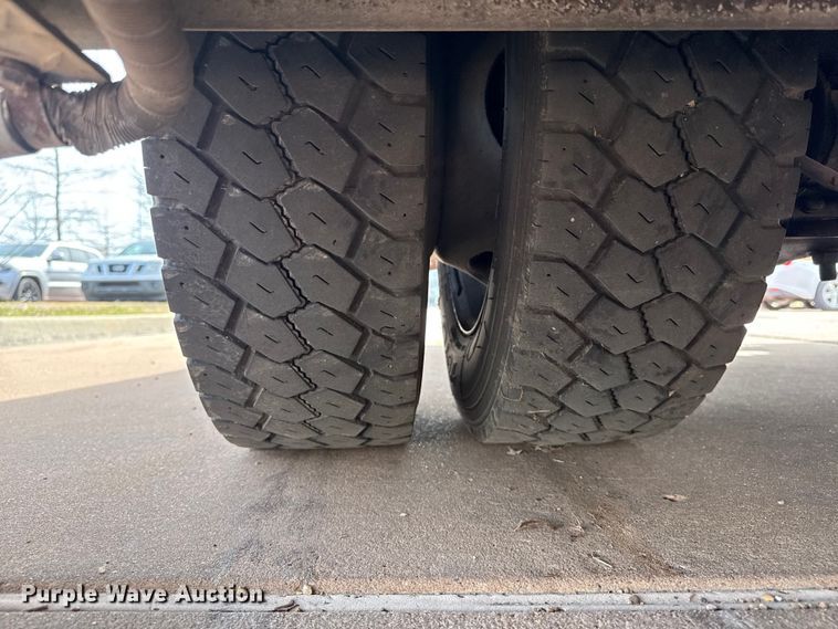 image for item DQ4353 2012 Ford F450 Super Duty XLT ambulance