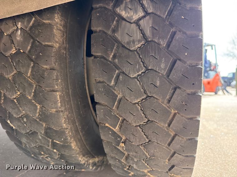 image for item DQ4353 2012 Ford F450 Super Duty XLT ambulance