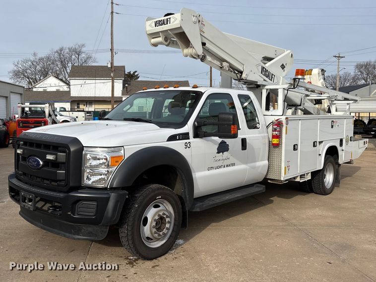 image for item DT0033 2014 Ford F550 Ext. Cab bucket truck