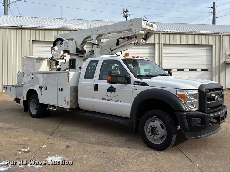 image for item DT0033 2014 Ford F550 Ext. Cab bucket truck