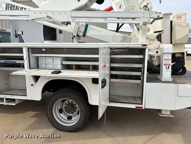 image for item DT0033 2014 Ford F550 Ext. Cab bucket truck