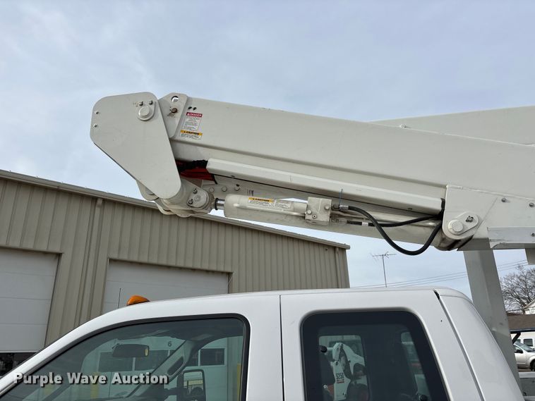 image for item DT0033 2014 Ford F550 Ext. Cab bucket truck