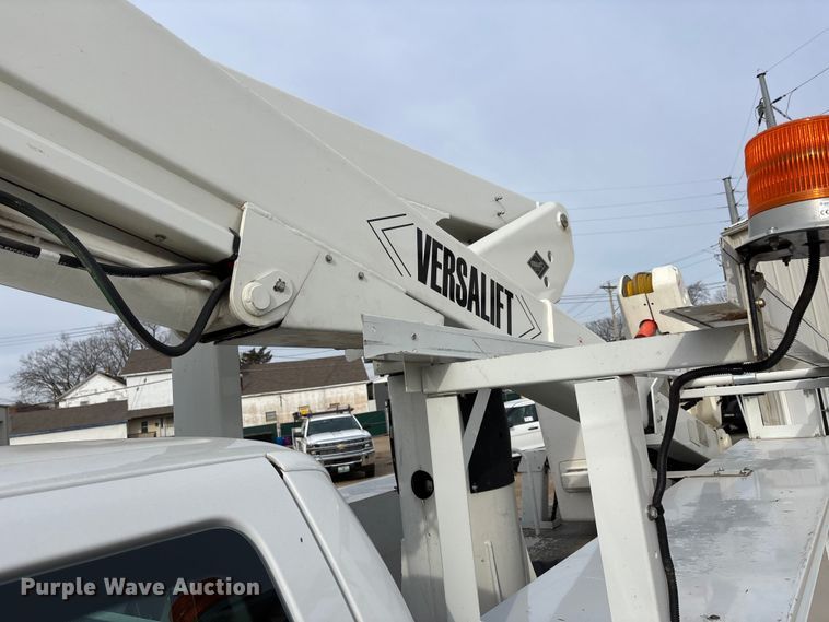 image for item DT0033 2014 Ford F550 Ext. Cab bucket truck