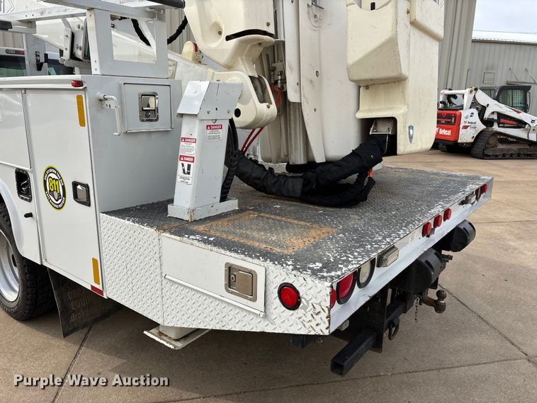 image for item DT0033 2014 Ford F550 Ext. Cab bucket truck