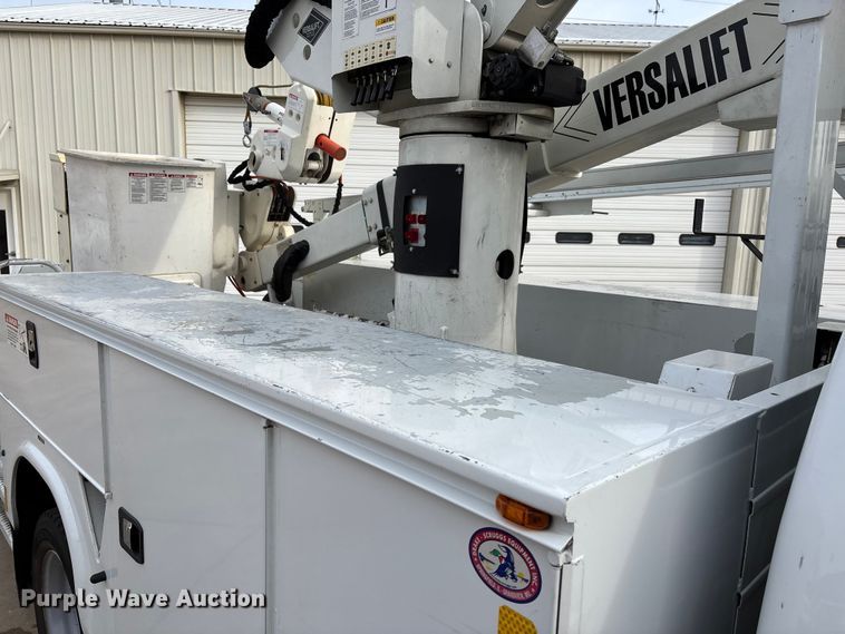 image for item DT0033 2014 Ford F550 Ext. Cab bucket truck