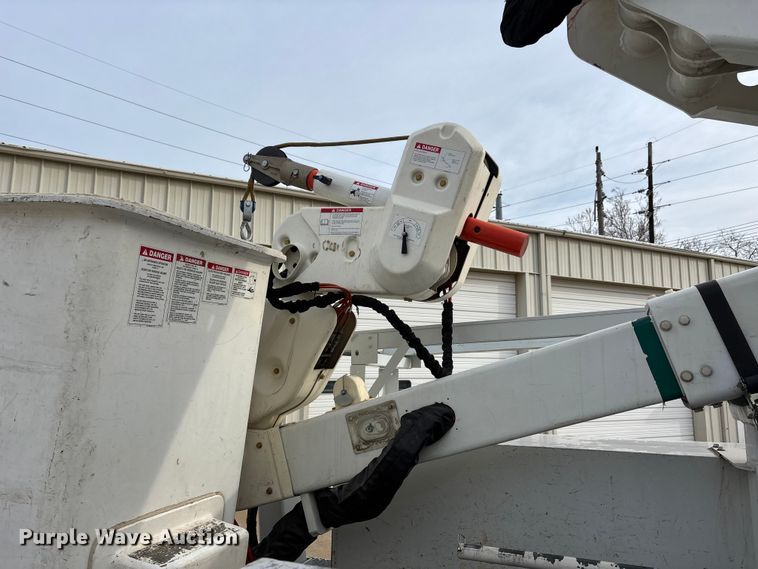 image for item DT0033 2014 Ford F550 Ext. Cab bucket truck