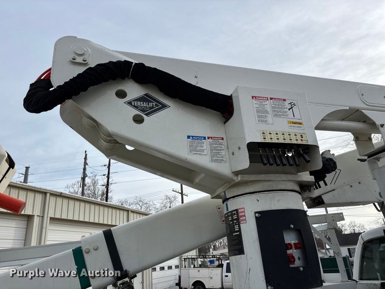 image for item DT0033 2014 Ford F550 Ext. Cab bucket truck