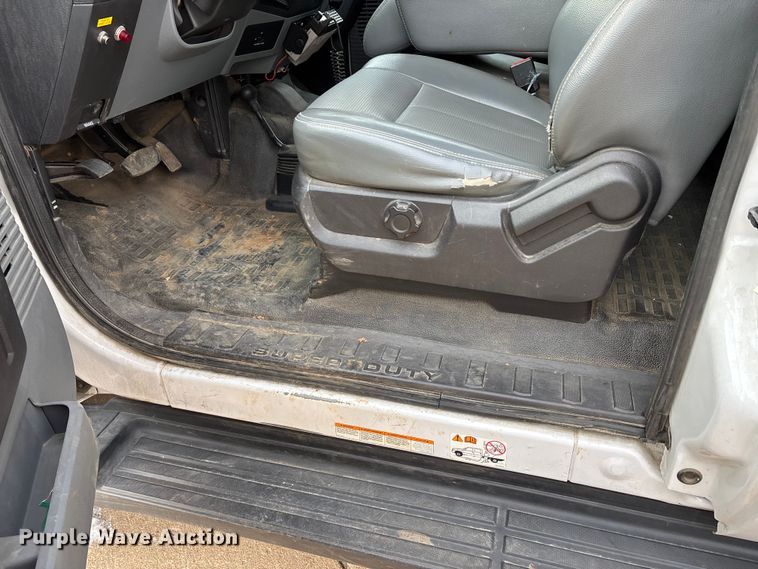 image for item DT0033 2014 Ford F550 Ext. Cab bucket truck