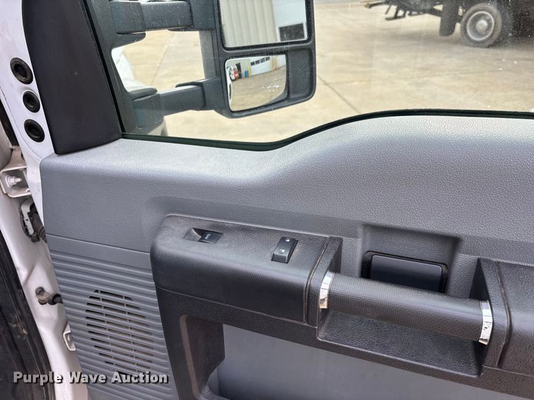 image for item DT0033 2014 Ford F550 Ext. Cab bucket truck