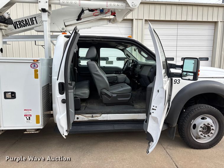 image for item DT0033 2014 Ford F550 Ext. Cab bucket truck