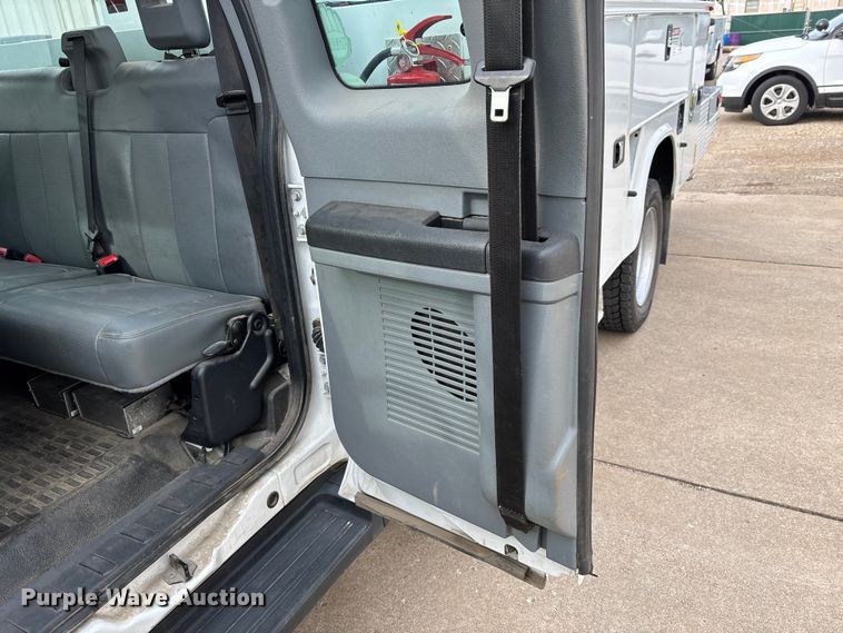 image for item DT0033 2014 Ford F550 Ext. Cab bucket truck