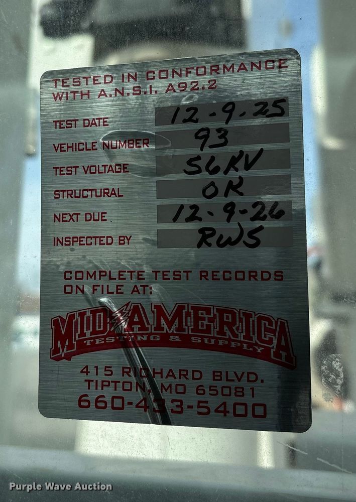 image for item DT0033 2014 Ford F550 Ext. Cab bucket truck