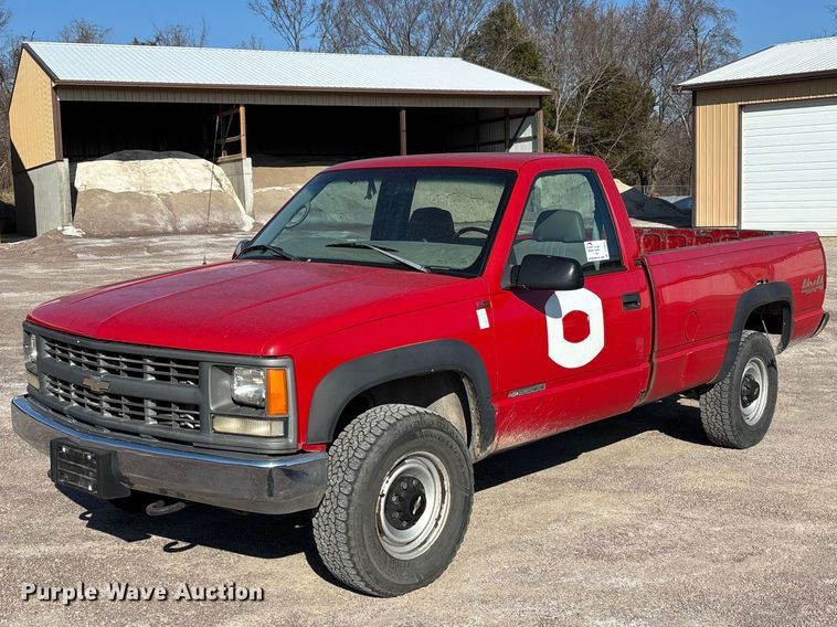 image for item DT0038 1997 Chevrolet K2500 Cheyenne pickup truck