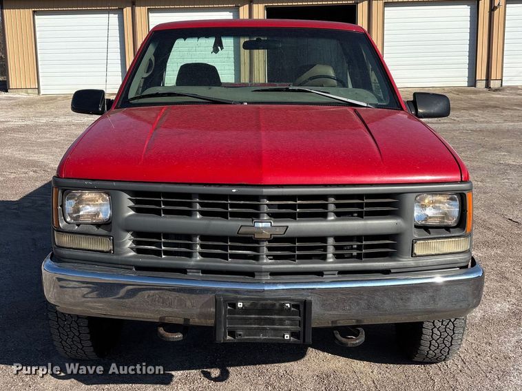 image for item DT0038 1997 Chevrolet K2500 Cheyenne pickup truck