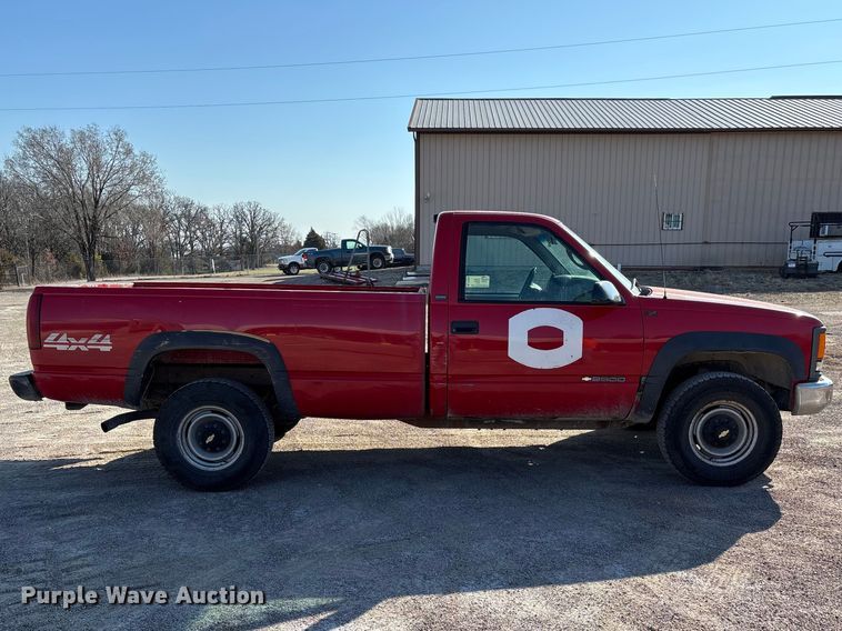 image for item DT0038 1997 Chevrolet K2500 Cheyenne pickup truck