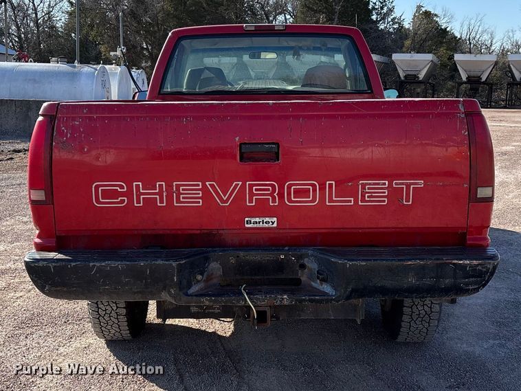 image for item DT0038 1997 Chevrolet K2500 Cheyenne pickup truck