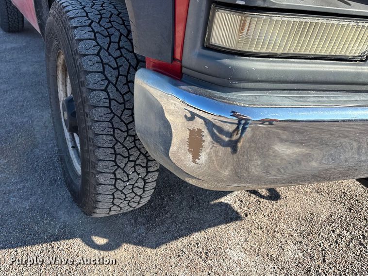 image for item DT0038 1997 Chevrolet K2500 Cheyenne pickup truck