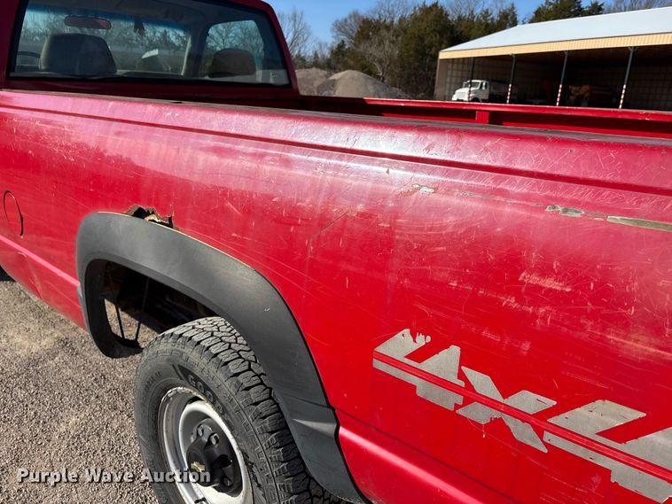 image for item DT0038 1997 Chevrolet K2500 Cheyenne pickup truck