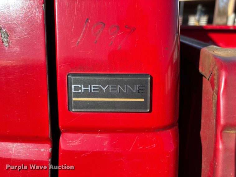 image for item DT0038 1997 Chevrolet K2500 Cheyenne pickup truck