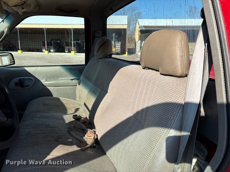 image for item DT0038 1997 Chevrolet K2500 Cheyenne pickup truck