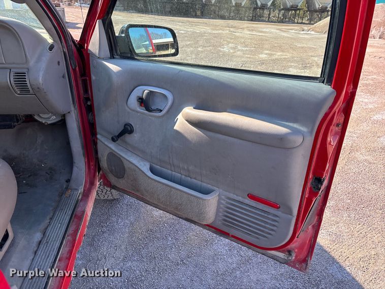 image for item DT0038 1997 Chevrolet K2500 Cheyenne pickup truck