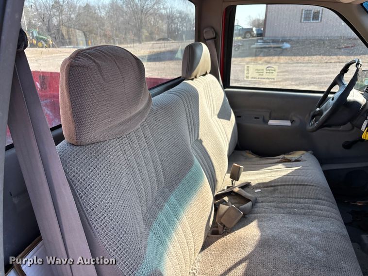 image for item DT0038 1997 Chevrolet K2500 Cheyenne pickup truck