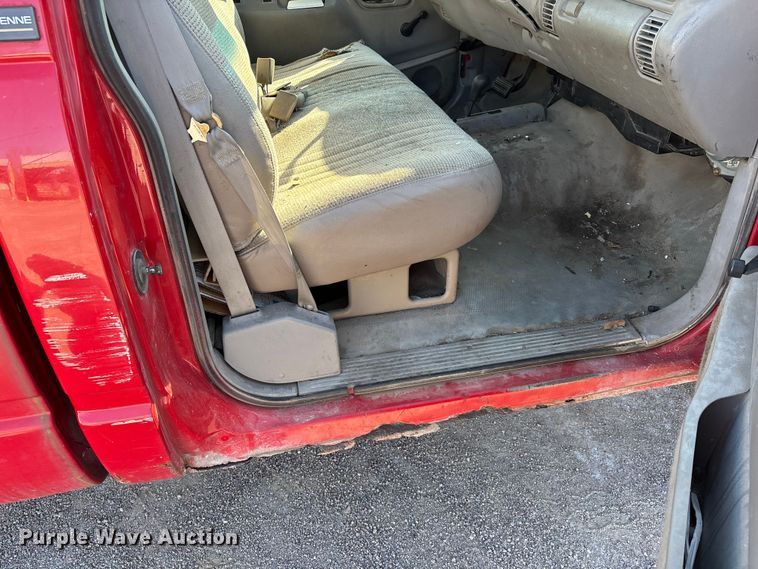 image for item DT0038 1997 Chevrolet K2500 Cheyenne pickup truck