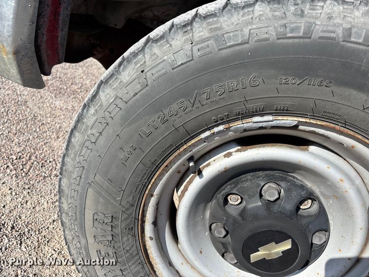 image for item DT0038 1997 Chevrolet K2500 Cheyenne pickup truck