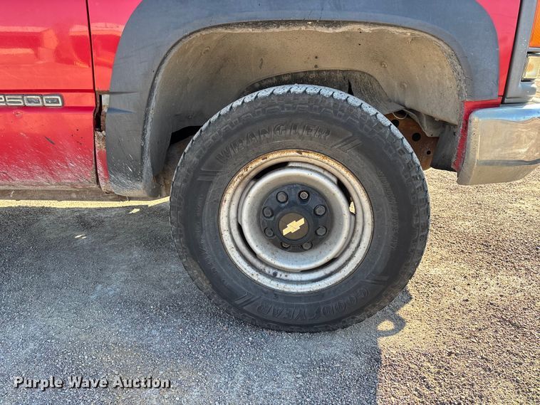 image for item DT0038 1997 Chevrolet K2500 Cheyenne pickup truck