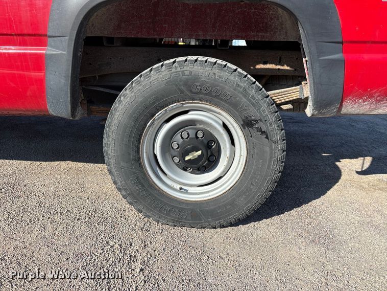 image for item DT0038 1997 Chevrolet K2500 Cheyenne pickup truck