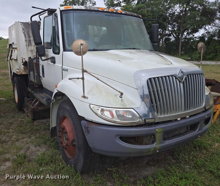 image for item DU2580 2009 International Dura Star street sweeper