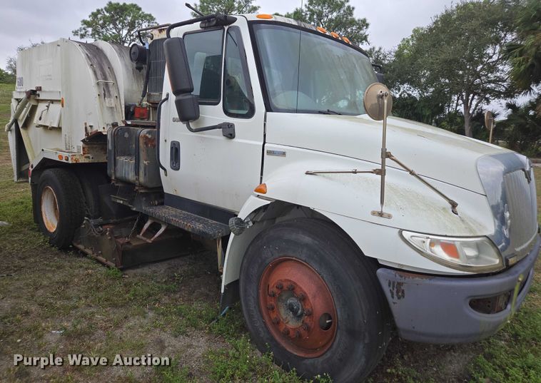 image for item DU2580 2009 International Dura Star street sweeper