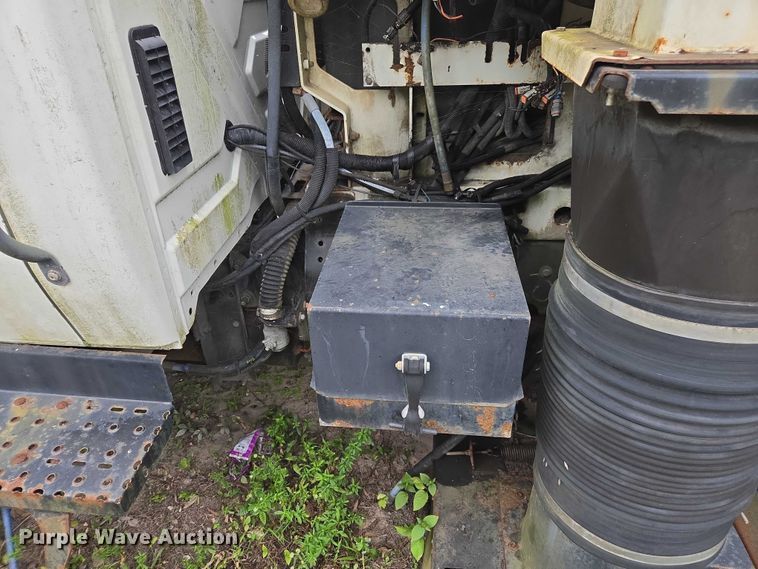 image for item DU2580 2009 International Dura Star street sweeper