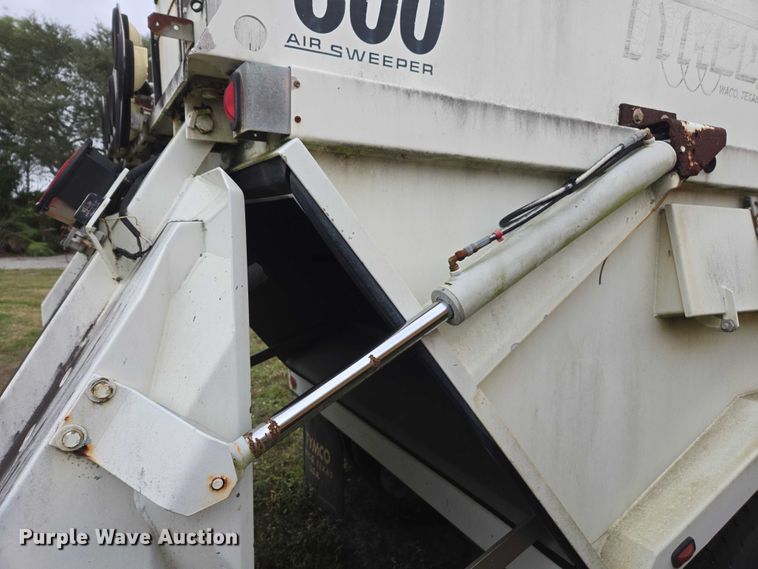 image for item DU2580 2009 International Dura Star street sweeper