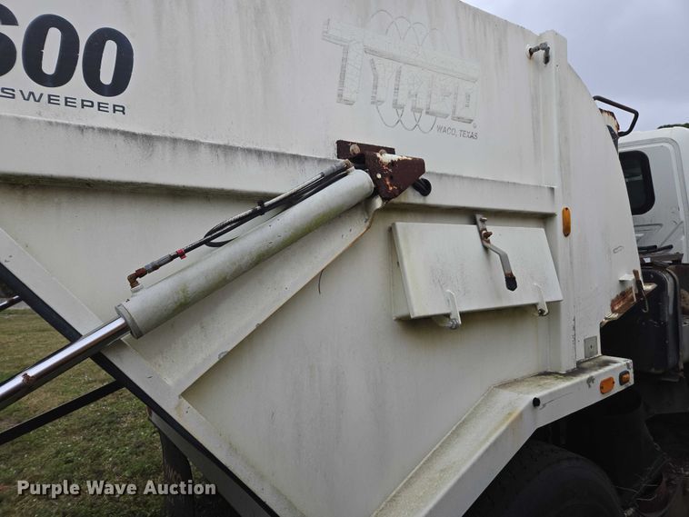 image for item DU2580 2009 International Dura Star street sweeper