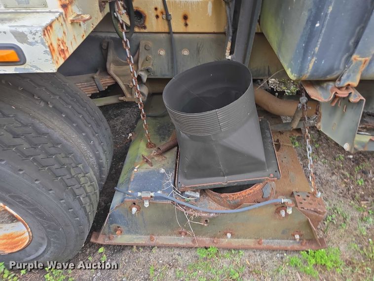 image for item DU2580 2009 International Dura Star street sweeper