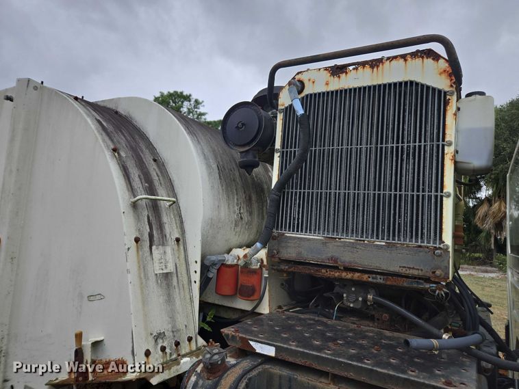 image for item DU2580 2009 International Dura Star street sweeper